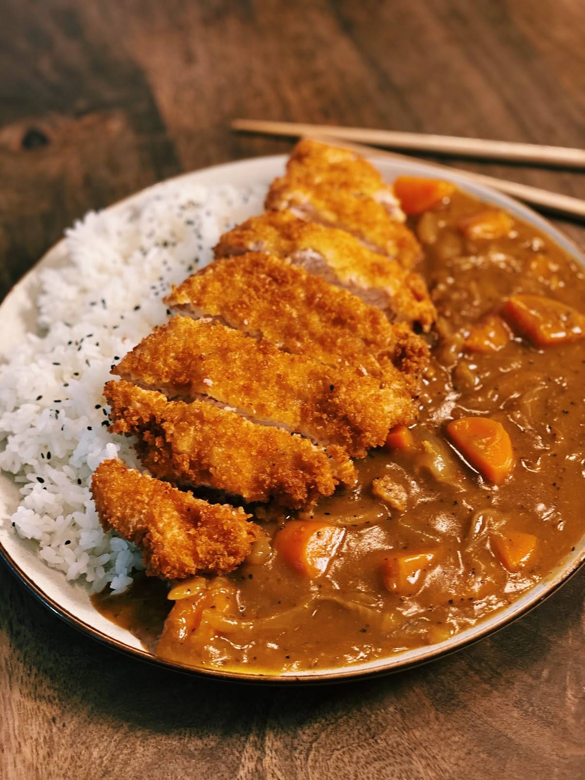 Curry deep fry pork Rice bowl （M）(咖喱炸猪扒牌饭）